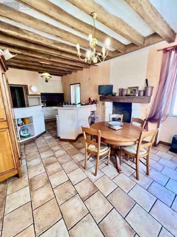 Maison de ville à vendre à Luçay-le-Mâle dans l'Indre (36360), ref : 016/448