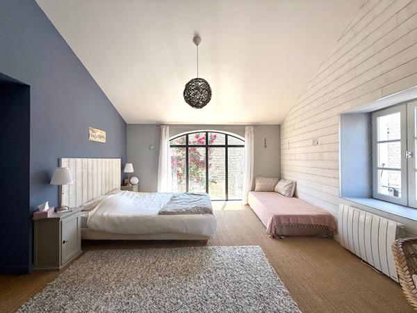 Longère de centre ville 5 pièce(s) 190 m2