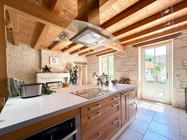 Longère de centre ville 5 pièce(s) 190 m2