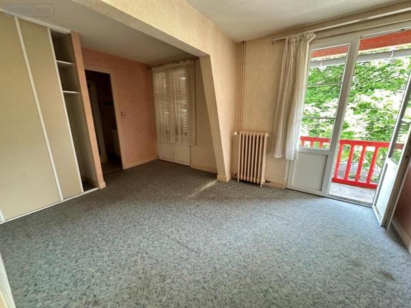 Fonds et/ou murs commerciaux à vendre à Saint-Jacques-des-Blats dans le Cantal (15800), ref : 15046-16