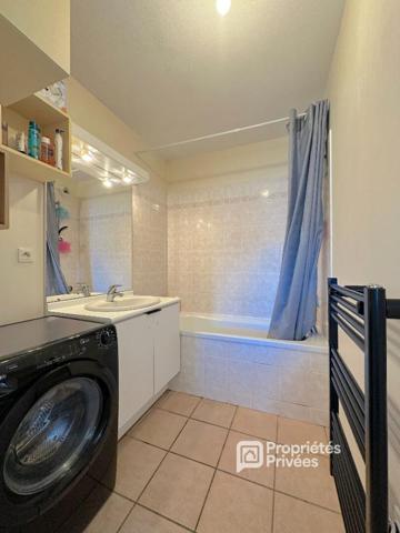 Appartement 2 pièces 46,5m2 avec balcon, garage et parking