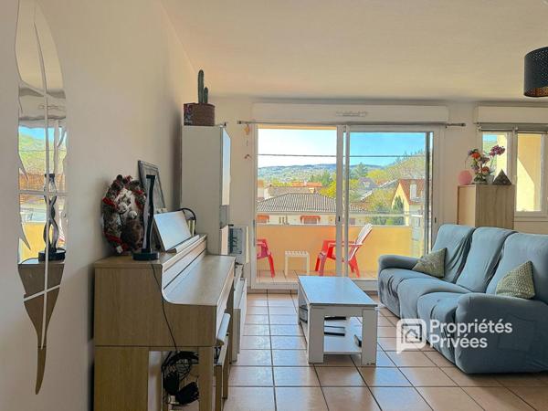 Appartement 2 pièces 46,5m2 avec balcon, garage et parking