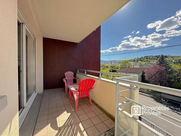 Appartement 2 pièces 46,5m2 avec balcon, garage et parking