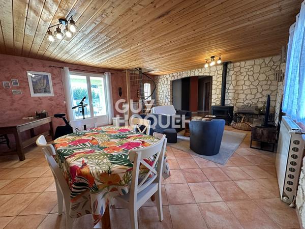 10 MN CARCASSONNE - Belle villa 186m² , double garage, piscine sur terrain 1201m².