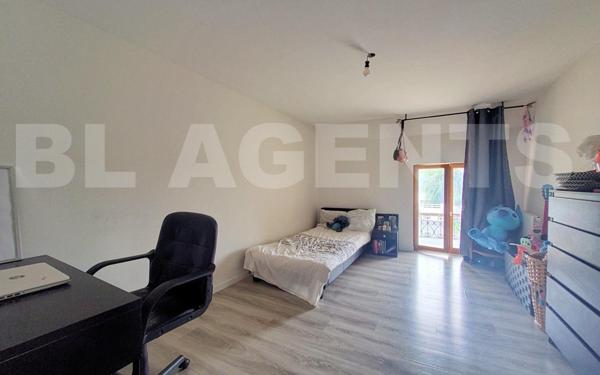 *Charmante Maison Familiale à Mouroux – Proche Commerces, Écoles et Transports*