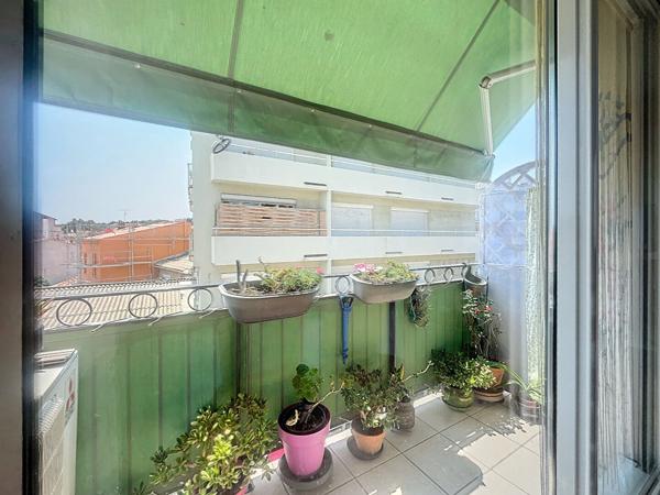 La  Seyne sur Mer Viager occupe sur une tete Appartement  Type 3  de 61 m2