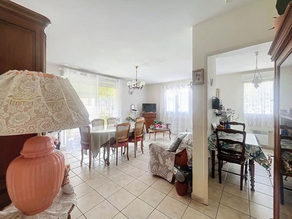 La  Seyne sur Mer Viager occupe sur une tete Appartement  Type 3  de 61 m2