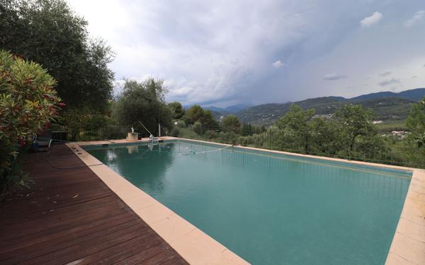 Maison à vendre    4 pièces •  Blausasc