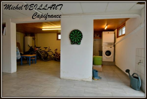 Dpt Allier (03), à vendre TREVOL maison P9 de 193 m² - Terrain de 2 505,00 m²