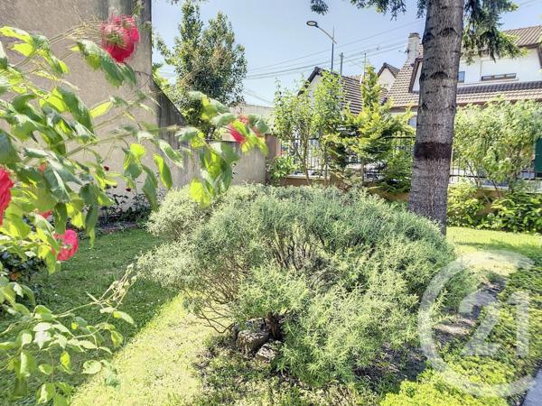 Immeuble à vendre  125 m2 DRANCY - 93