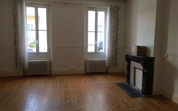 Appartement à vendre    2 pièces • 65 m2 Rochefort