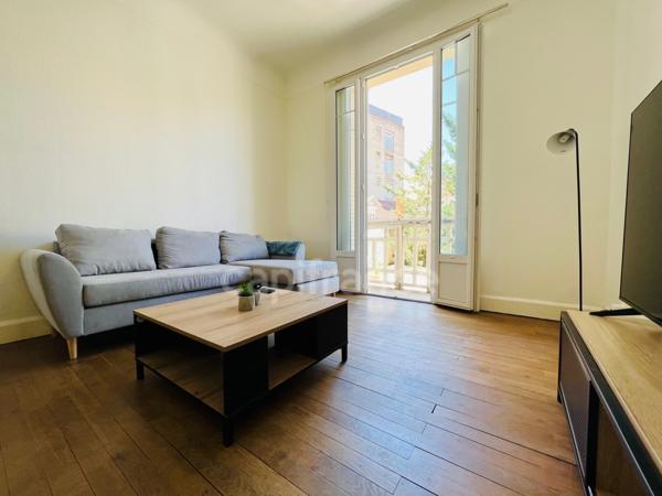 APPARTEMENT MEUBLÉ 51 M2, CENTRE VILLE, PROCHE IUT, 1 CHAMBRE DE 13 M2, 2 BALCONS, FIBRE