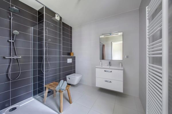 Appartement à vendre 5 pièces SAINT GENIS POUILLY (01)