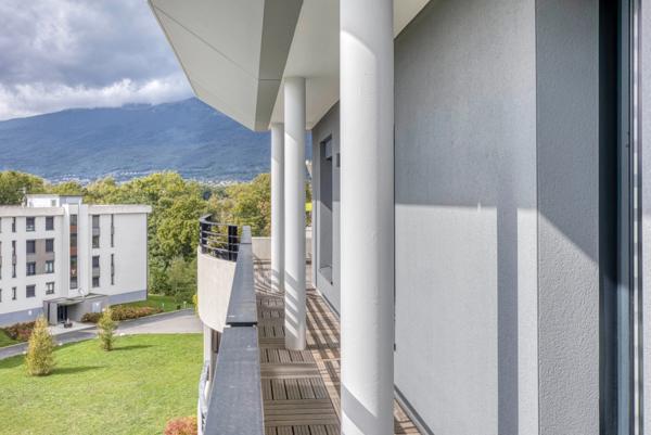 Appartement à vendre 5 pièces SAINT GENIS POUILLY (01)