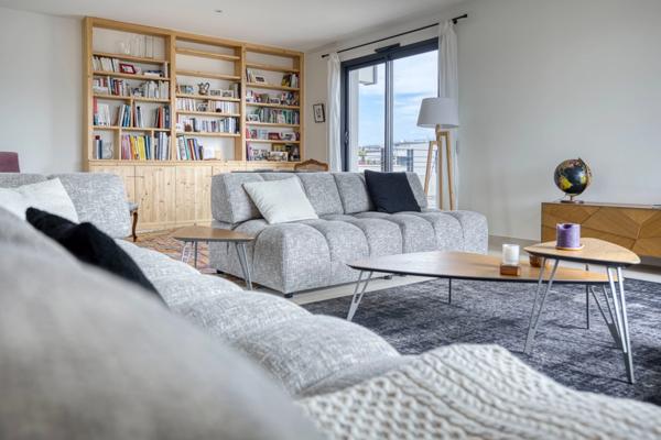 Appartement à vendre 5 pièces SAINT GENIS POUILLY (01)