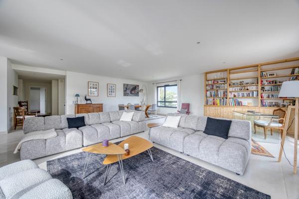 Appartement à vendre 5 pièces SAINT GENIS POUILLY (01)