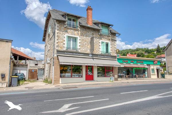 Immeuble à vendre |  Le Lardin-Saint-Lazare |  417 m²