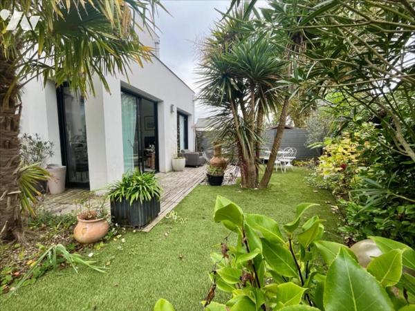 Maison d'architecte + 2 locatifs indépendants