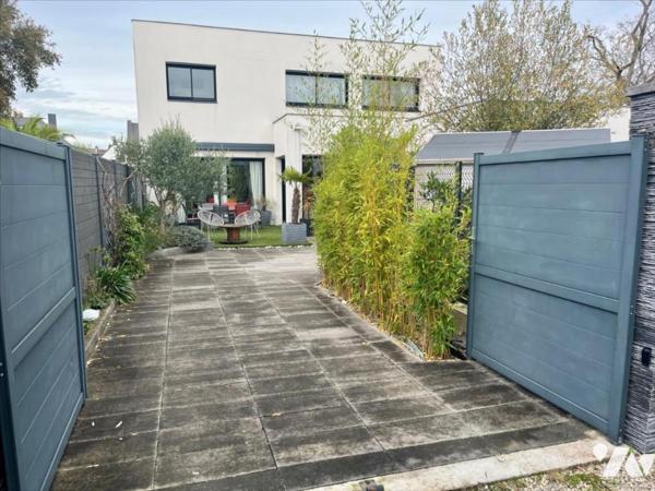 Maison d'architecte + 2 locatifs indépendants