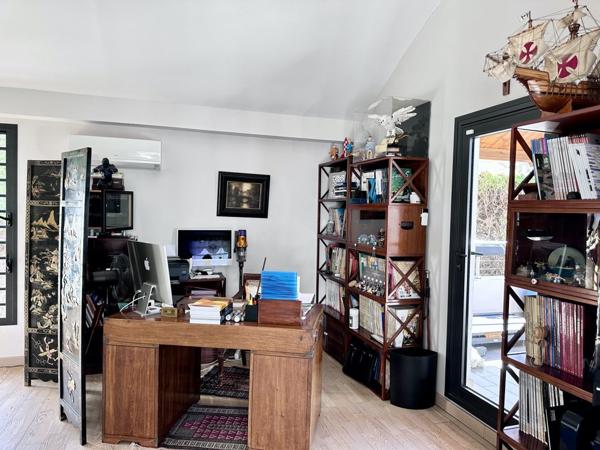 VILLA D'EXCEPTION SUR LES HAUTEURS DE ST PAUL