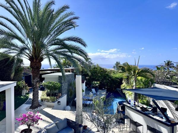 VILLA D'EXCEPTION SUR LES HAUTEURS DE ST PAUL