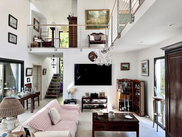 VILLA D'EXCEPTION SUR LES HAUTEURS DE ST PAUL