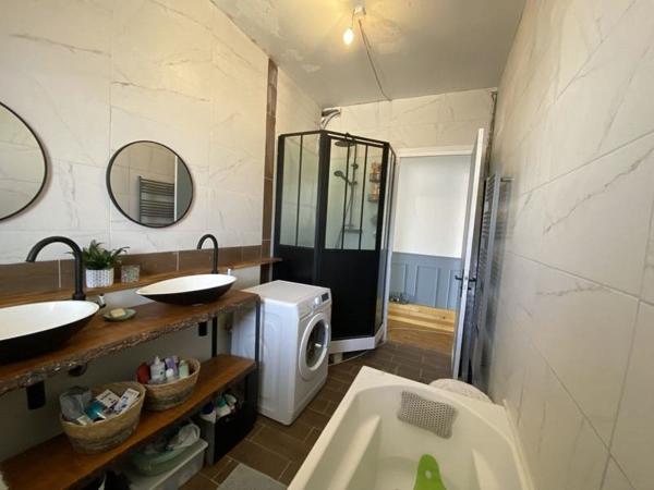 Appartement à vendre |  Barbezieux-Saint-Hilaire |  4 pièces | 104 m²