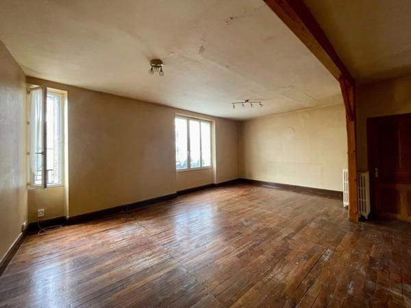 SANCOINS maison 4 chambres, terrain, annexes