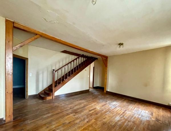 SANCOINS maison 4 chambres, terrain, annexes