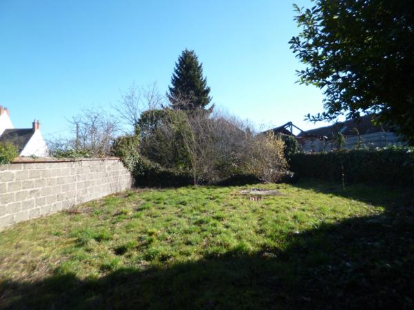 SANCOINS maison 4 chambres, terrain, annexes