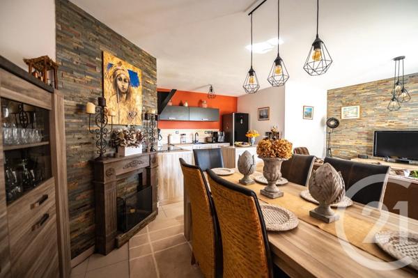 Appartement F3 à vendre  3 pièces - 65,32 m 2   LE LAVANDOU  - 83