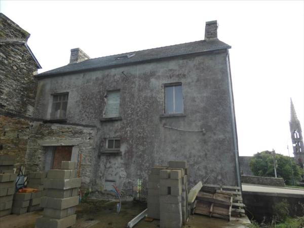 LOQUEFFRET- Maison à finir de rénover, au bourg
