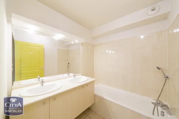 Appartement à vendre 3 pièces 56.74m² Lescar (64230)
