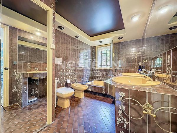 MANDELIEU : Maison d'architecte 5P LUMINEUSE, au calme