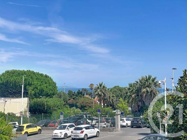 Appartement F2 à vendre  2 pièces - 51 m 2   ANTIBES  - 06