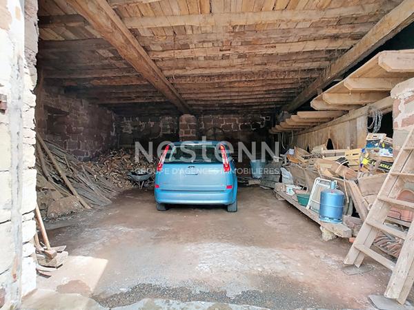 Maison d'habitation et deux granges à vendre à Saint Aulaire - 3 chambres - 1 sde - Deux puits