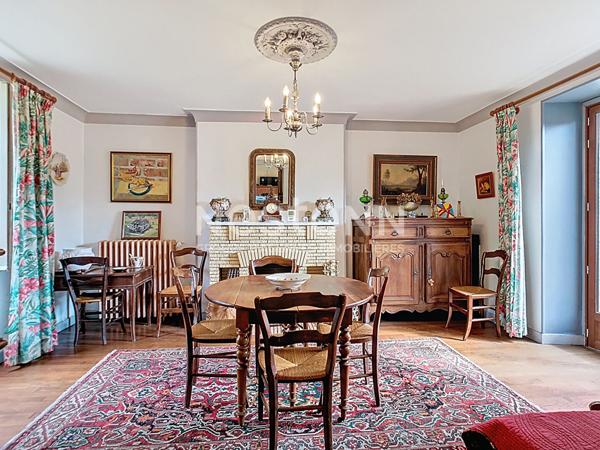 Maison d'habitation et deux granges à vendre à Saint Aulaire - 3 chambres - 1 sde - Deux puits