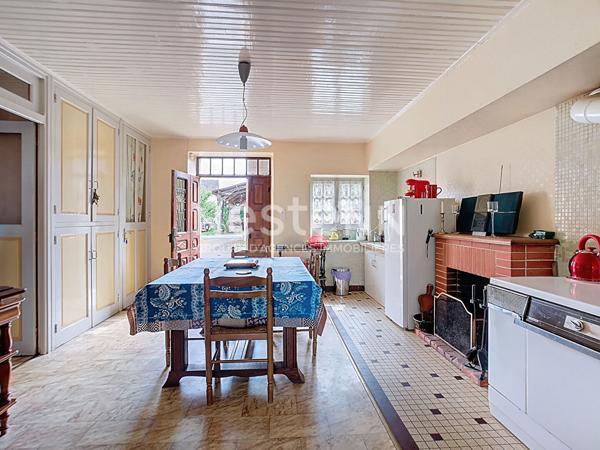 Maison d'habitation et deux granges à vendre à Saint Aulaire - 3 chambres - 1 sde - Deux puits