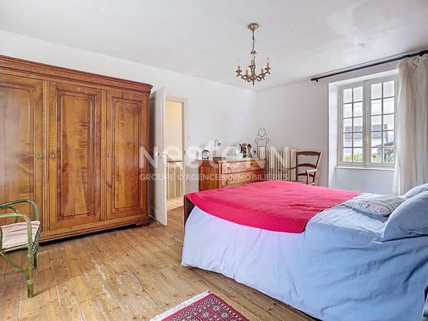 Maison d'habitation et deux granges à vendre à Saint Aulaire - 3 chambres - 1 sde - Deux puits