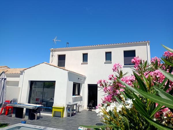 Saint-Xandre (17138) MAISON DE 4 CHAMBRES PISCINE