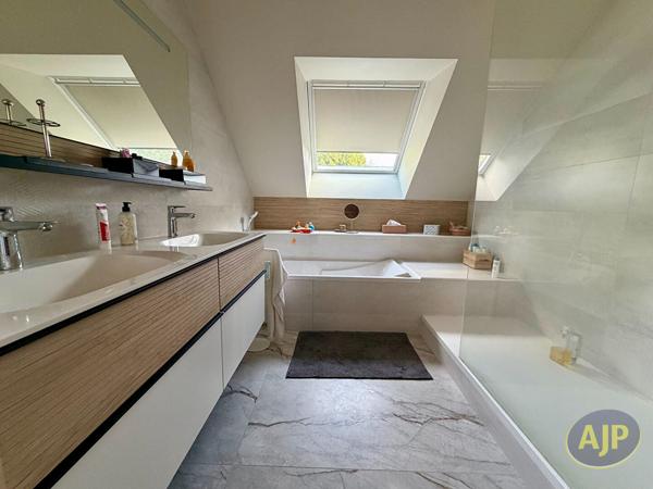 Maison à vendre Orvault - 7 pièces, 167m² avec 5 chambre(s) à 535 000€ - AJP Immobilier Sautron