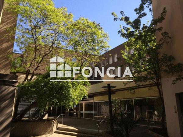 Location Studio 25 m² - 21 PLACE DU FORUM Metz 57000