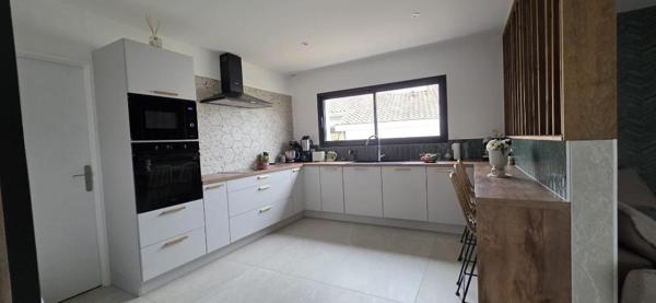 A VENDRE NARROSSE CONTEMPORAINE 3 CHAMBRES + PISCINE + GARAGE