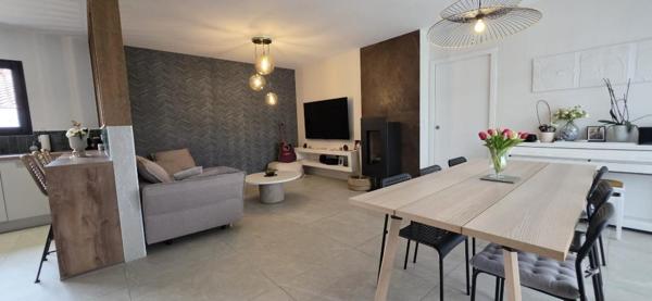 A VENDRE NARROSSE CONTEMPORAINE 3 CHAMBRES + PISCINE + GARAGE