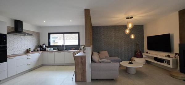 A VENDRE NARROSSE CONTEMPORAINE 3 CHAMBRES + PISCINE + GARAGE