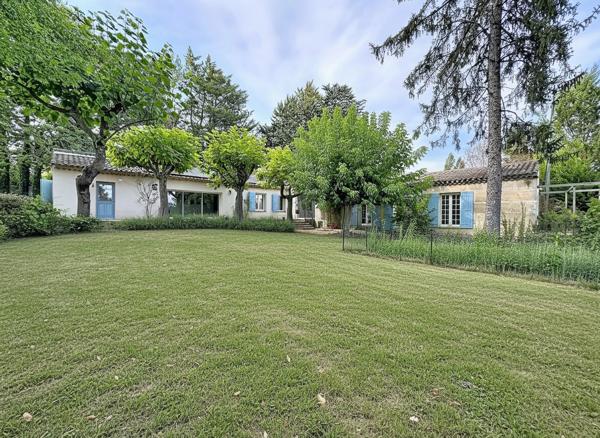 Maison de charme à vendre à Puyricard, Aix-en-Provence - 6 pièces, piscine, grand terrain