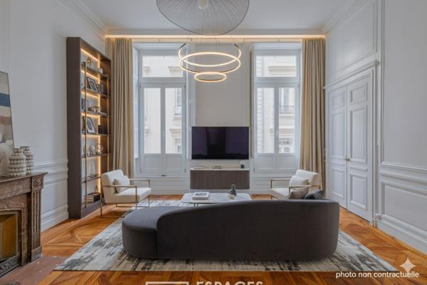 Appartement bourgeois entièrement rénové en plein coeur du quartier Ainay