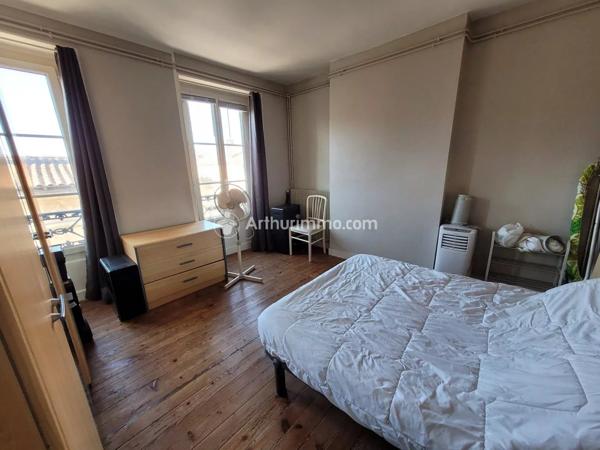 Vente Immeuble 8 pièces 180 m2 à Saint-Jean-d'Angély