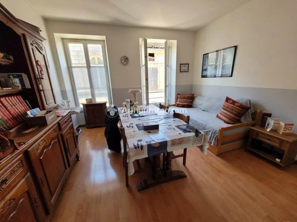 Vente Immeuble 8 pièces 180 m2 à Saint-Jean-d'Angély