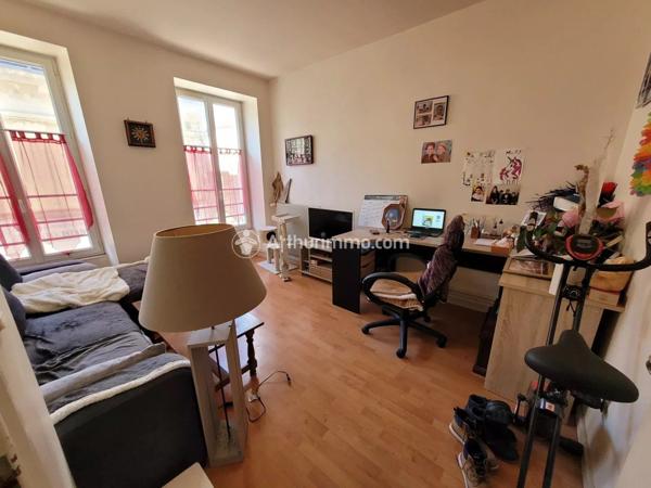 Vente Immeuble 8 pièces 180 m2 à Saint-Jean-d'Angély